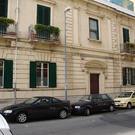 רג'יו די קאלאבריה La Maison Des Livres מראה חיצוני תמונה