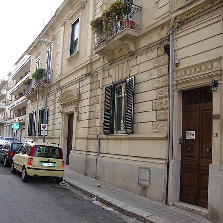 רג'יו די קאלאבריה La Maison Des Livres מראה חיצוני תמונה