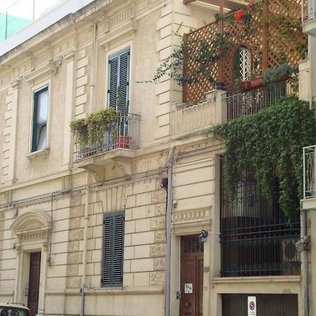 רג'יו די קאלאבריה La Maison Des Livres מראה חיצוני תמונה
